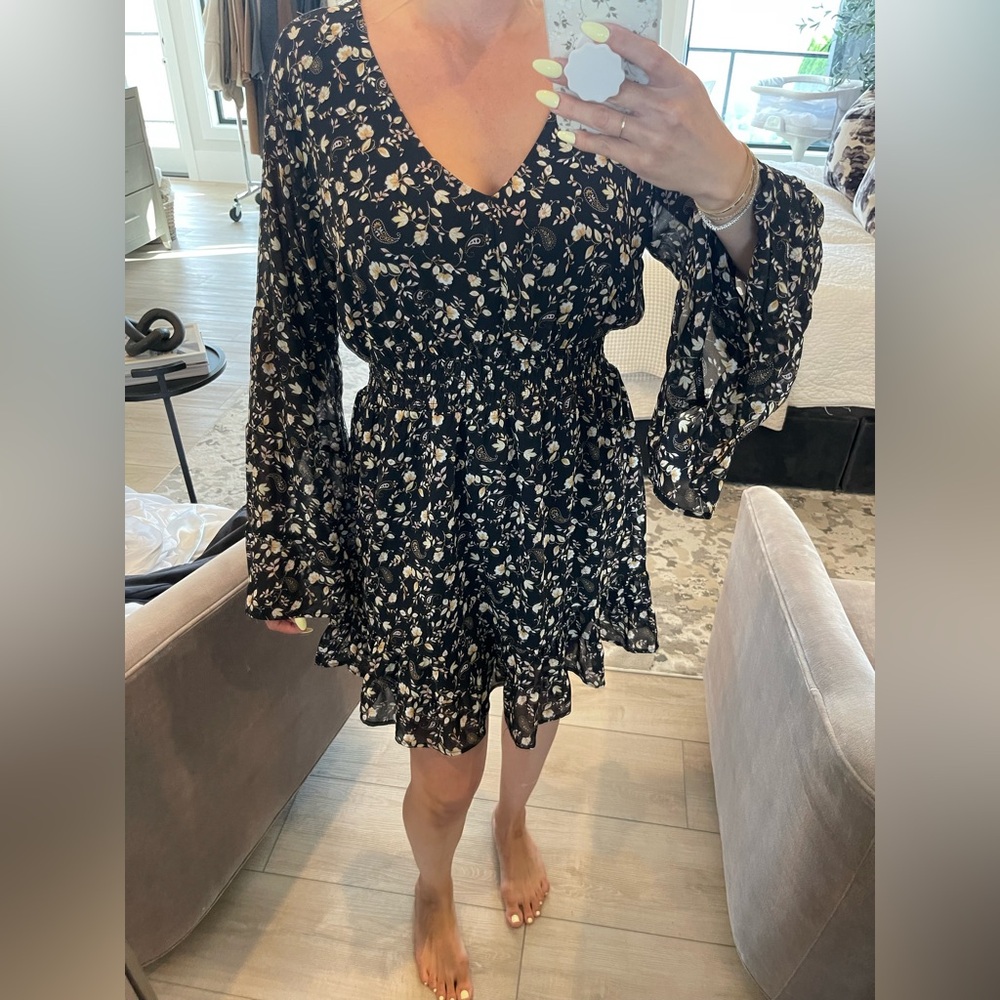Forever 21 Black Floral Long Sleeve Dress